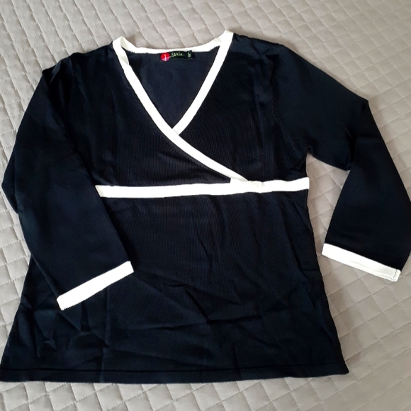 V Neck Sweater - Picture 1 of 3